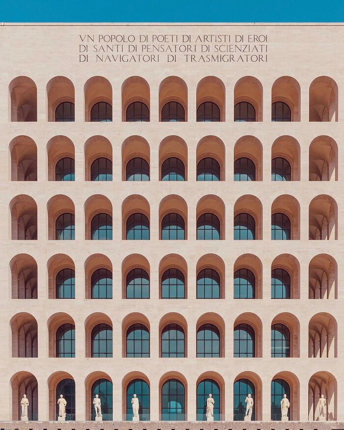 This Photographer Turns 71 Must-See Architectural Locations Into Perfectly Composed Images This Photographer Turns 71 Must-See Architectural Locations Into Perfectly Composed Images