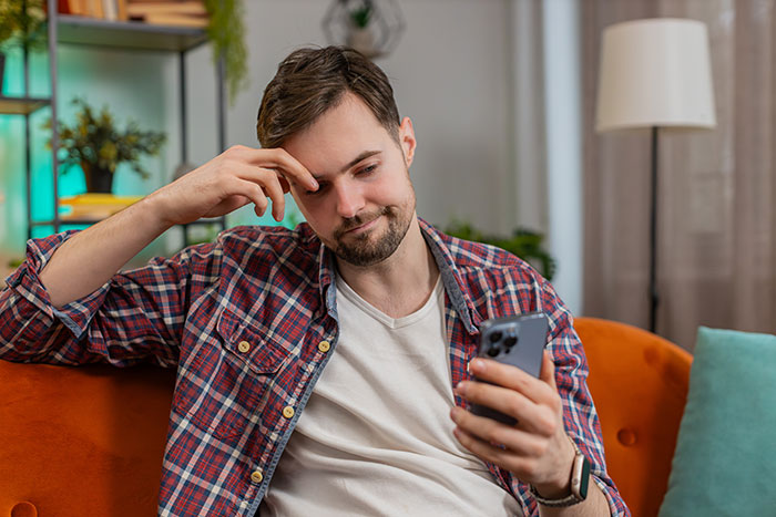 Ex Ends Relationship By Text And Disappears, Then Uses Official Paperwork To Name Man As Baby’s Dad Ex Ends Relationship By Text And Disappears, Then Uses Official Paperwork To Name Man As Baby’s Dad
