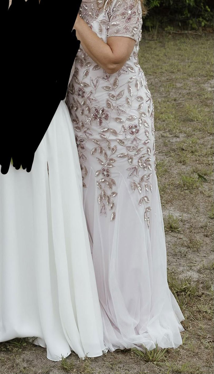 Frustrated Bride Blocks Entire In-Law Family After Toxic MIL Wears A White Dress To Her Wedding Frustrated Bride Blocks Entire In-Law Family After Toxic MIL Wears A White Dress To Her Wedding