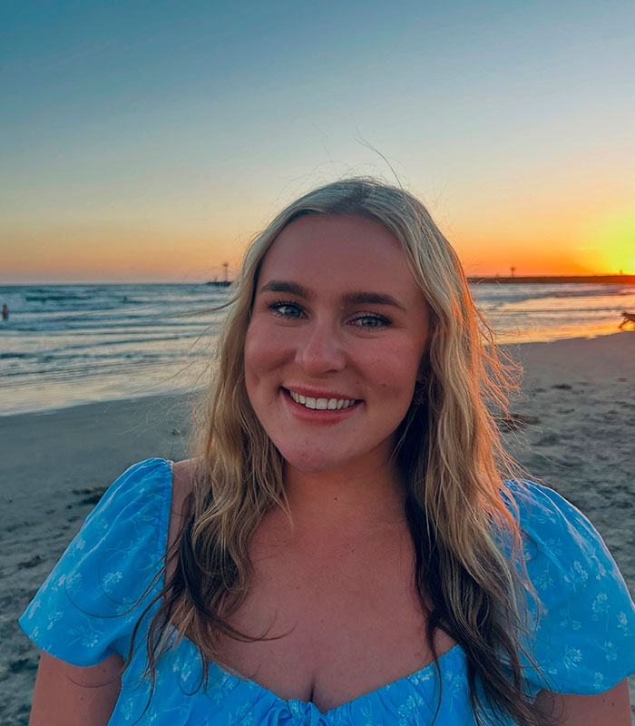 Family Notices One Bizarre Detail In Framed Photo Inside Airbnb That Sent Them ‘Spiralling’ Family Notices One Bizarre Detail In Framed Photo Inside Airbnb That Sent Them ‘Spiralling’