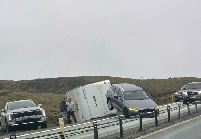 47 People Who Had A Rough Day Behind The Wheel And Made Everyone Ironically Say, “Can’t Park There, Mate” 47 People Who Had A Rough Day Behind The Wheel And Made Everyone Ironically Say, “Can’t Park There, Mate”