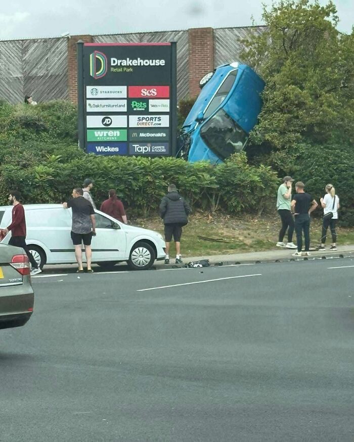 47 People Who Had A Rough Day Behind The Wheel And Made Everyone Ironically Say, “Can’t Park There, Mate” 47 People Who Had A Rough Day Behind The Wheel And Made Everyone Ironically Say, “Can’t Park There, Mate”