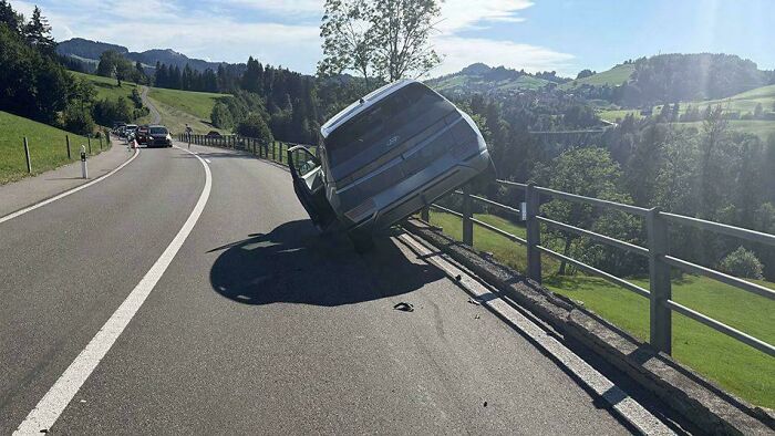 47 People Who Had A Rough Day Behind The Wheel And Made Everyone Ironically Say, “Can’t Park There, Mate” 47 People Who Had A Rough Day Behind The Wheel And Made Everyone Ironically Say, “Can’t Park There, Mate”