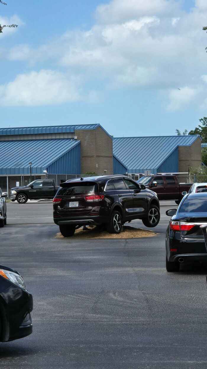 47 People Who Had A Rough Day Behind The Wheel And Made Everyone Ironically Say, “Can’t Park There, Mate” 47 People Who Had A Rough Day Behind The Wheel And Made Everyone Ironically Say, “Can’t Park There, Mate”