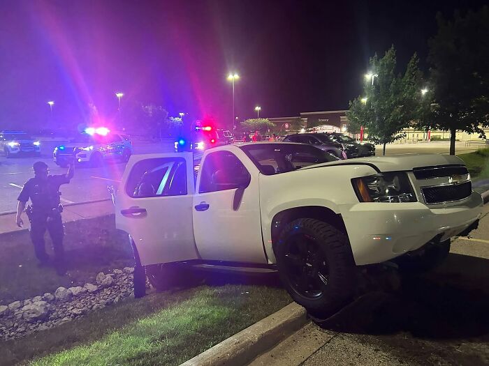47 People Who Had A Rough Day Behind The Wheel And Made Everyone Ironically Say, “Can’t Park There, Mate” 47 People Who Had A Rough Day Behind The Wheel And Made Everyone Ironically Say, “Can’t Park There, Mate”