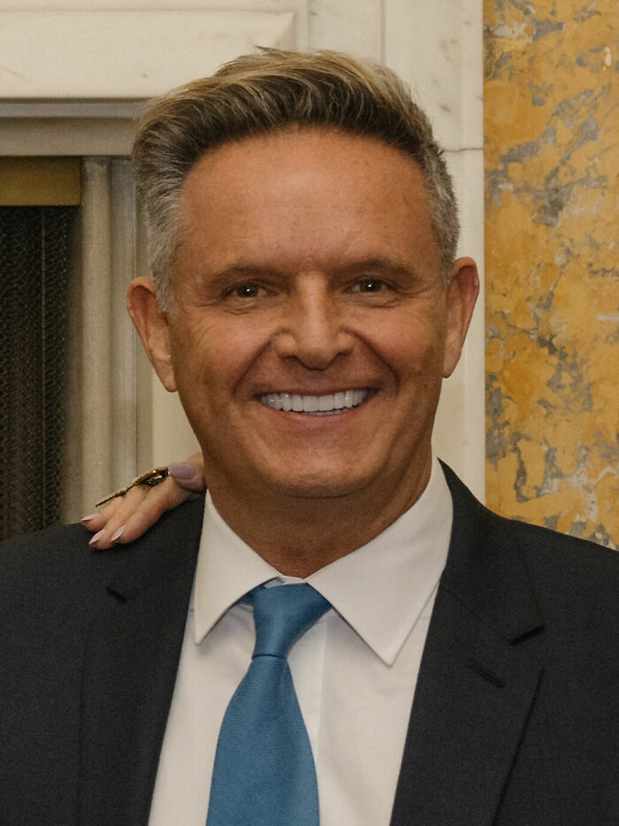 Mark Burnett: Bio And Career Highlights Mark Burnett: Bio And Career Highlights