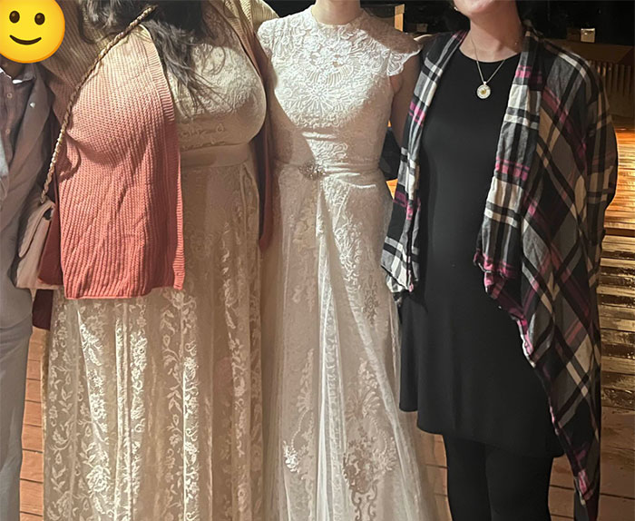 Wedding Guest Claims She Had “Nothing Else To Wear,” Bride Isn’t Buying Her Excuse Wedding Guest Claims She Had “Nothing Else To Wear,” Bride Isn’t Buying Her Excuse