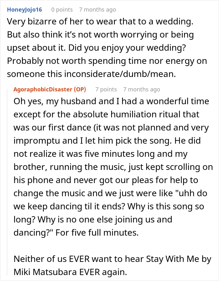 Wedding Guest Claims She Had “Nothing Else To Wear,” Bride Isn’t Buying Her Excuse Wedding Guest Claims She Had “Nothing Else To Wear,” Bride Isn’t Buying Her Excuse