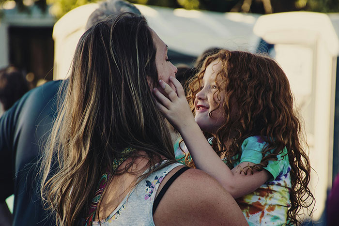 Frustrated Mom Can’t Stand Random Kids Attaching Themselves To Her Family On Holidays Frustrated Mom Can’t Stand Random Kids Attaching Themselves To Her Family On Holidays