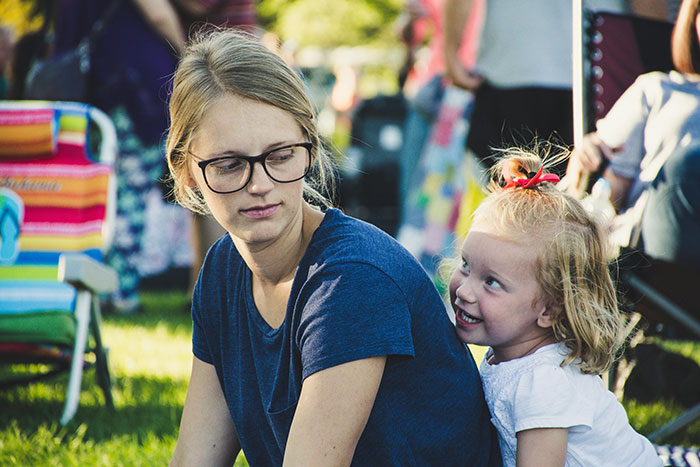 Frustrated Mom Can’t Stand Random Kids Attaching Themselves To Her Family On Holidays Frustrated Mom Can’t Stand Random Kids Attaching Themselves To Her Family On Holidays