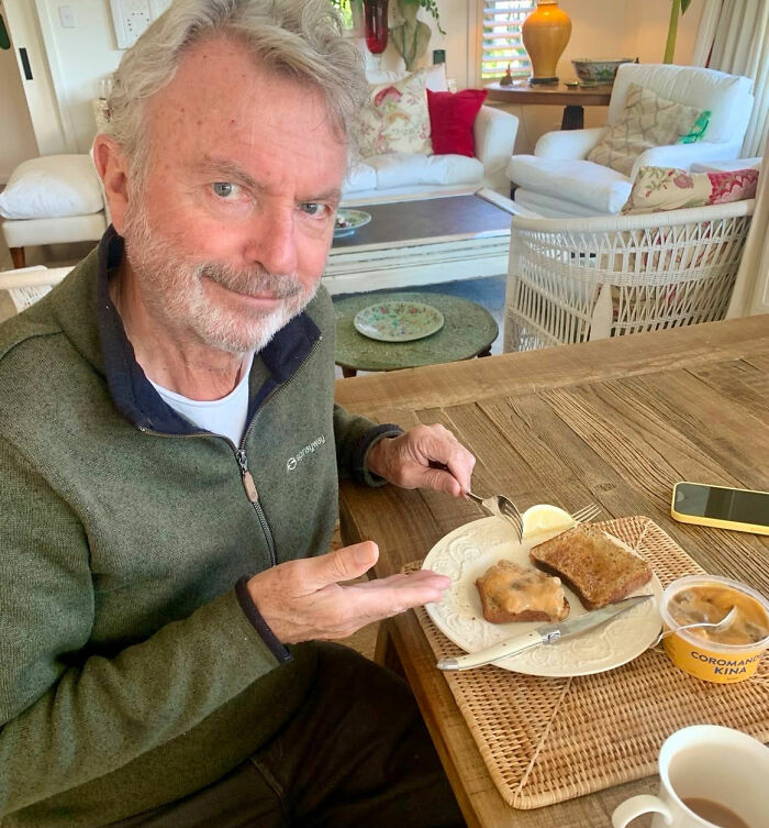 Doctor Reveals Secret Warning Sign Of Pneumonia Many People Miss After Sam Neill’s “Unexpected” Passing