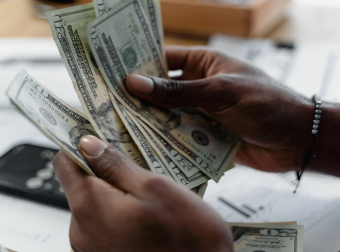 Mom Takes Dad To Court After He Stopped Paying $1,200 In Child Support, It Backfires So Badly It Goes Viral Mom Takes Dad To Court After He Stopped Paying $1,200 In Child Support, It Backfires So Badly It Goes Viral