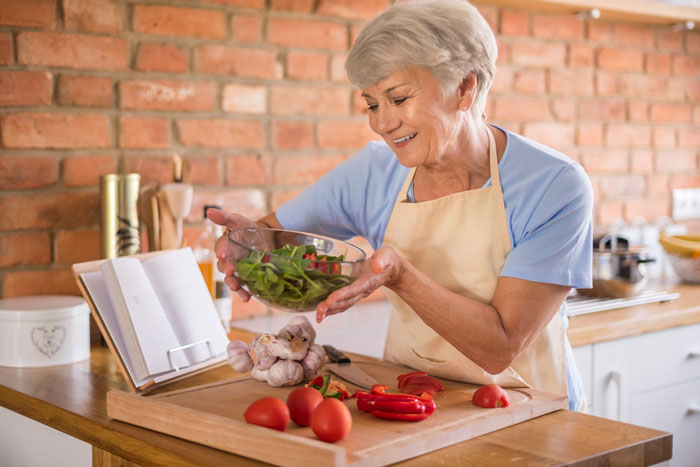 Couple Tell MIL Several Times About DIL’s Dietary Condition, She Ignores It, And Brings Wrong Food Couple Tell MIL Several Times About DIL’s Dietary Condition, She Ignores It, And Brings Wrong Food