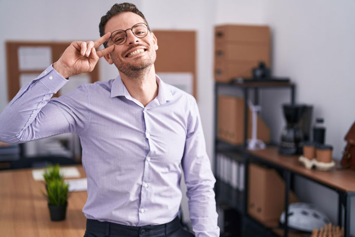 Woman’s Creepy Coworker Cut Off Her Hair After Months Of Weird Comment, Blames It On “Intrusive Thought” Woman’s Creepy Coworker Cut Off Her Hair After Months Of Weird Comment, Blames It On “Intrusive Thought”