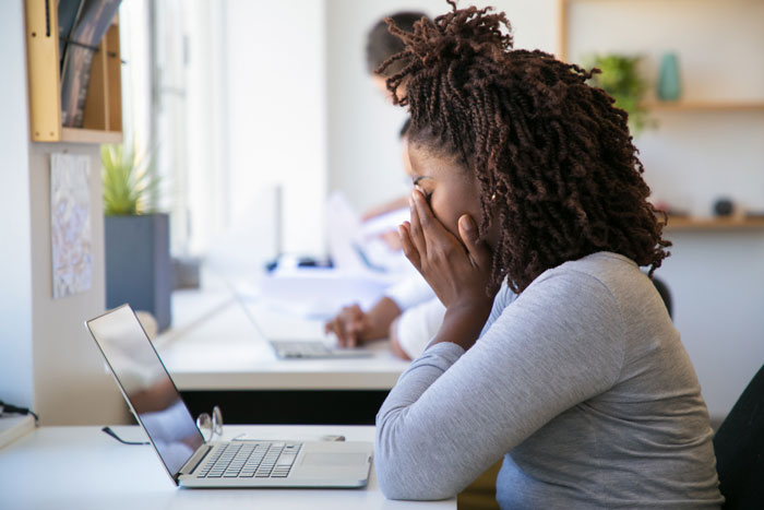 Woman’s Creepy Coworker Cut Off Her Hair After Months Of Weird Comment, Blames It On “Intrusive Thought” Woman’s Creepy Coworker Cut Off Her Hair After Months Of Weird Comment, Blames It On “Intrusive Thought”