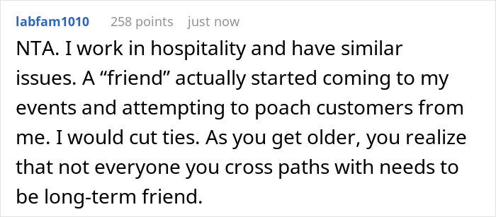 Friend Calls Out Travel Influencer For Lying About Solo Trips And Budget, Gets Blocked By Her