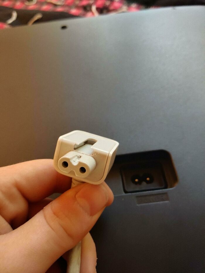 93 Times People Came Up With The Most Wild And Unhinged Ways To Fix Something 93 Times People Came Up With The Most Wild And Unhinged Ways To Fix Something