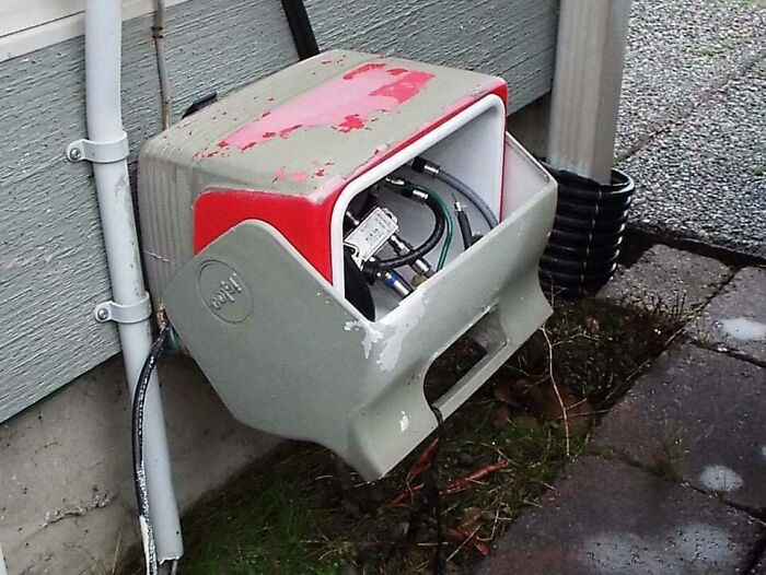 93 Times People Came Up With The Most Wild And Unhinged Ways To Fix Something 93 Times People Came Up With The Most Wild And Unhinged Ways To Fix Something