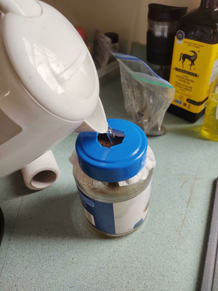 93 Times People Came Up With The Most Wild And Unhinged Ways To Fix Something 93 Times People Came Up With The Most Wild And Unhinged Ways To Fix Something
