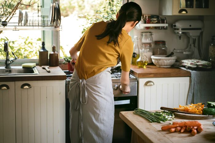 &ldquo;I Can&rsquo;t Imagine Raising A Daughter There&rdquo;: 80 Culture Shocks That Left International Couples Stunned