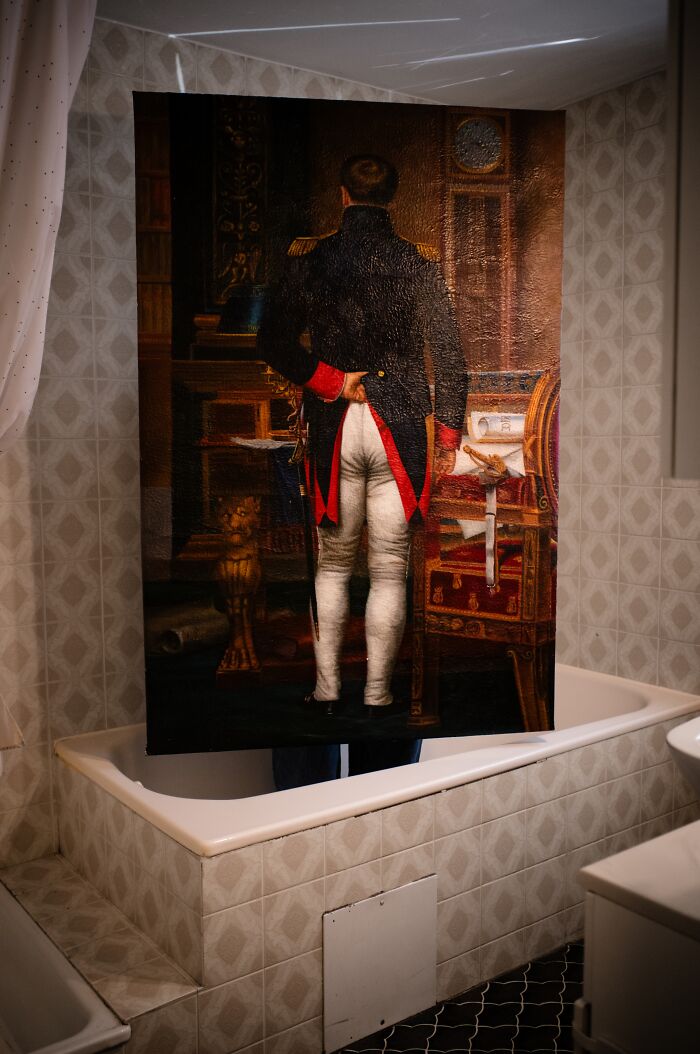 This Artist Reimagined 16 Famous Masterpieces From Behind, And The Results Are Fascinating This Artist Reimagined 16 Famous Masterpieces From Behind, And The Results Are Fascinating