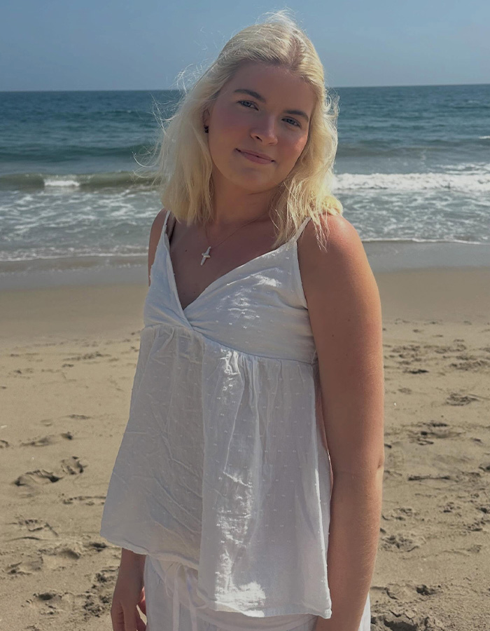 Daughter Of Former Highest-Paid TV Actor Slams Nepo Baby Tag After Joining Adult Website At 18 Daughter Of Former Highest-Paid TV Actor Slams Nepo Baby Tag After Joining Adult Website At 18