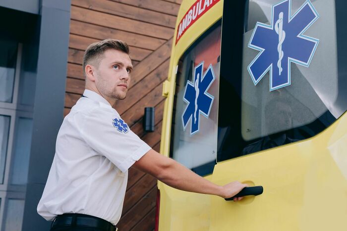 53 Times ER Staff Had To Deal With The Most Ridiculous Patients 53 Times ER Staff Had To Deal With The Most Ridiculous Patients