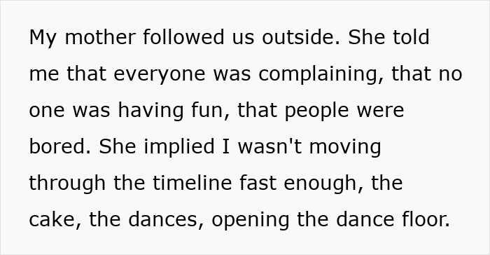 Mom Couldn’t Stand Waiting For The Dance Floor, So She Took Over Her Daughter’s Wedding Mom Couldn’t Stand Waiting For The Dance Floor, So She Took Over Her Daughter’s Wedding