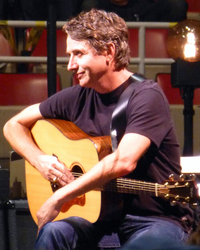 Stone Gossard: Bio And Career Highlights Stone Gossard: Bio And Career Highlights