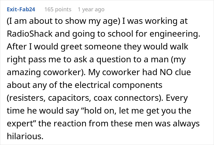 Customer Demands Help From A Man, Leaves Woman Rolling Her Eyes Customer Demands Help From A Man, Leaves Woman Rolling Her Eyes