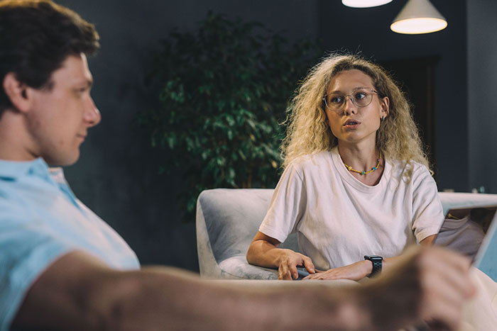 Woman’s Drunk Comment Leaves Her Panicking After Coworker Tells Her Boyfriend Woman’s Drunk Comment Leaves Her Panicking After Coworker Tells Her Boyfriend