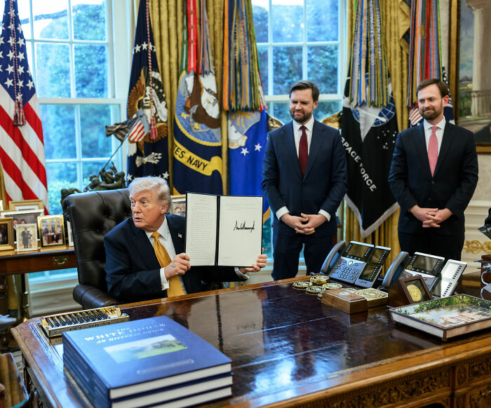 Americans Point Out Glaring Irony After JD Vance Announces Birth Of Fourth Child With Wife Usha Americans Point Out Glaring Irony After JD Vance Announces Birth Of Fourth Child With Wife Usha