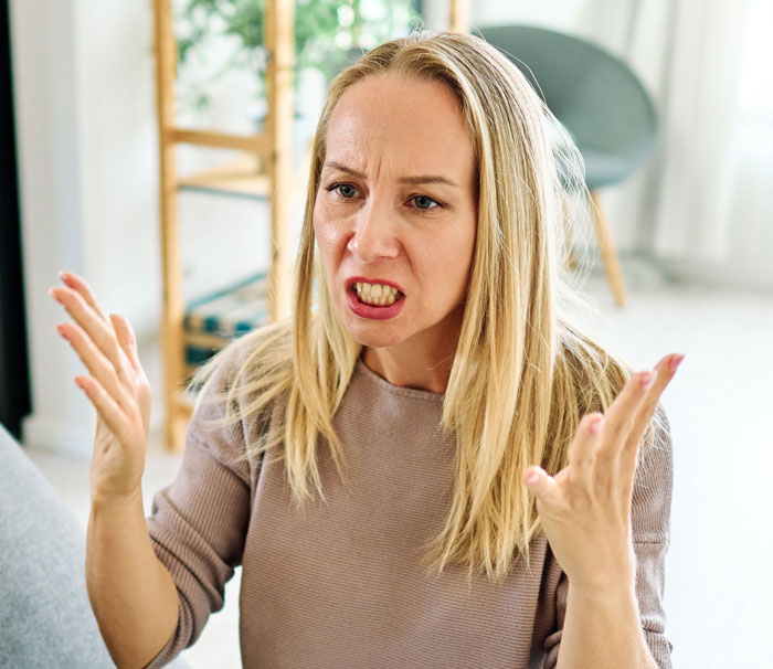 Woman Convinced Boyfriend’s Sister Is Trying To Outshine Her, Furious Over Her “Childish” Gift Woman Convinced Boyfriend’s Sister Is Trying To Outshine Her, Furious Over Her “Childish” Gift