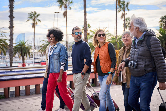 Entitled Tourists Decide To Make Everyone Wait For Them, Shocked When Tour Guide Starts Anyway Entitled Tourists Decide To Make Everyone Wait For Them, Shocked When Tour Guide Starts Anyway