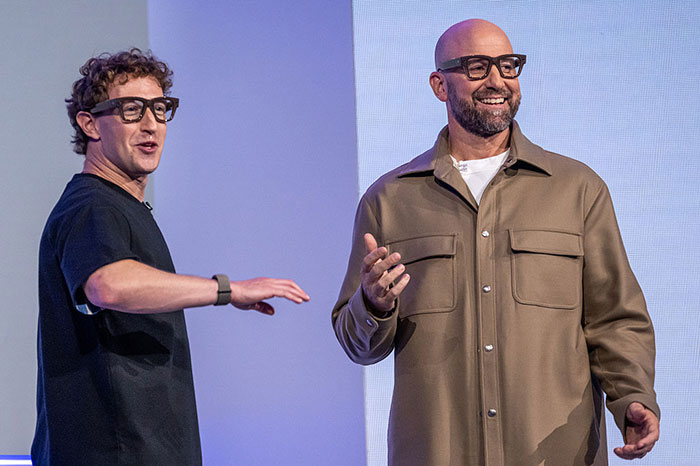 ‘Glassholes’ Are Back, And Their AI-Powered Smart Glasses Are A Privacy Bomb That Is Already Exploding ‘Glassholes’ Are Back, And Their AI-Powered Smart Glasses Are A Privacy Bomb That Is Already Exploding