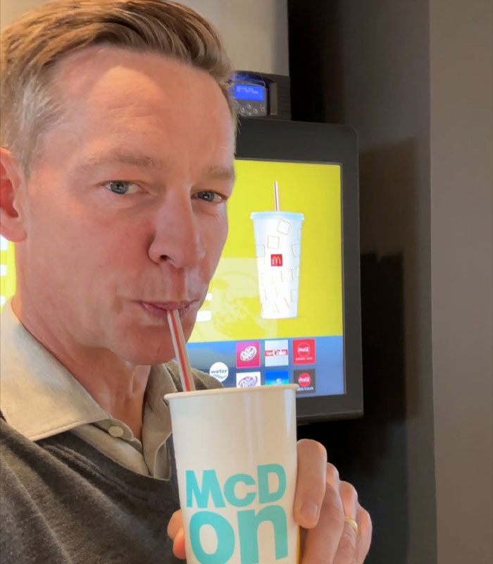 Simple McDonald’s Sign Sparks Nationwide Debate About Language And Culture Simple McDonald’s Sign Sparks Nationwide Debate About Language And Culture
