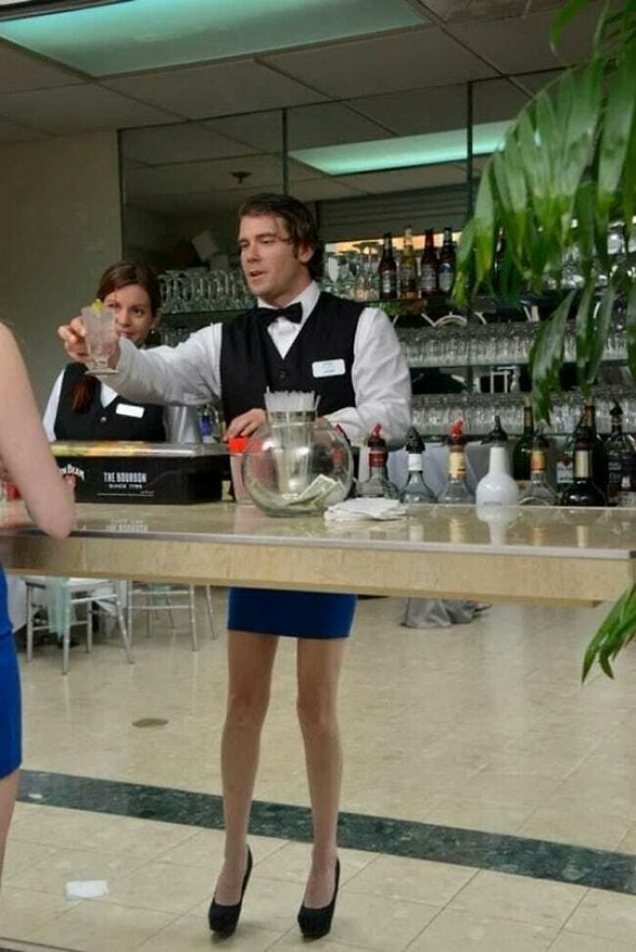 109 Photos That Completely Confused People Until They Looked A Little Closer 109 Photos That Completely Confused People Until They Looked A Little Closer