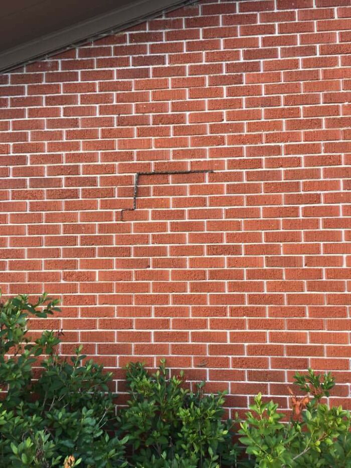 109 Photos That Completely Confused People Until They Looked A Little Closer 109 Photos That Completely Confused People Until They Looked A Little Closer