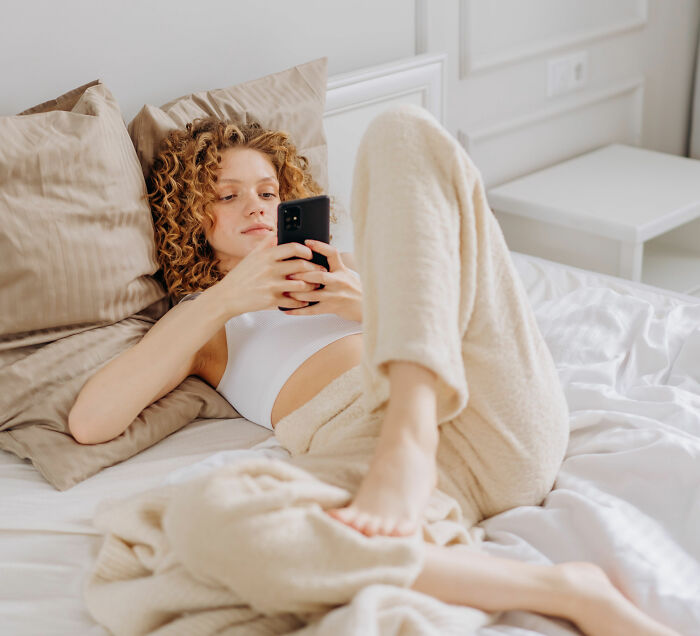 “I Should Get Parole In 90 Days”: 44 Crazy Things Women Have Put On Their Dating Profiles “I Should Get Parole In 90 Days”: 44 Crazy Things Women Have Put On Their Dating Profiles