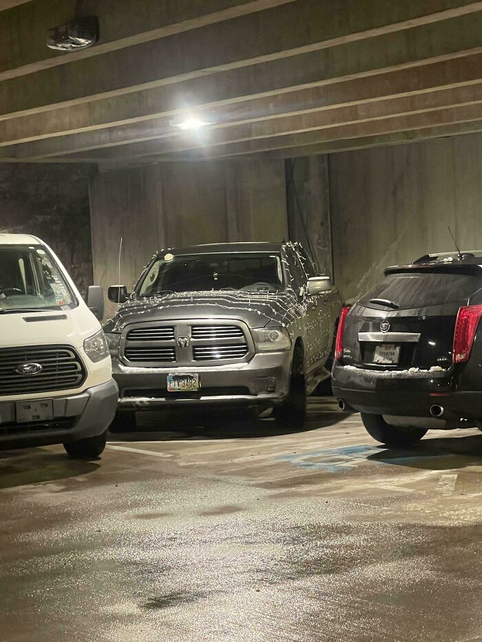 71 Times People Saw Such Outrageous Parking, They Had To Share The Pics Online 71 Times People Saw Such Outrageous Parking, They Had To Share The Pics Online