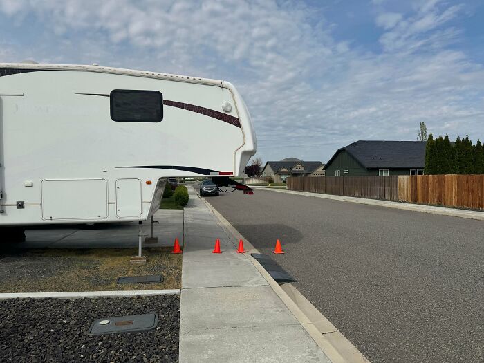 71 Times People Saw Such Outrageous Parking, They Had To Share The Pics Online 71 Times People Saw Such Outrageous Parking, They Had To Share The Pics Online