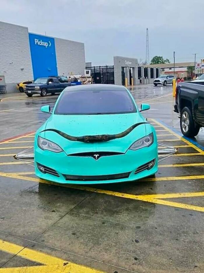71 Times People Saw Such Outrageous Parking, They Had To Share The Pics Online 71 Times People Saw Such Outrageous Parking, They Had To Share The Pics Online