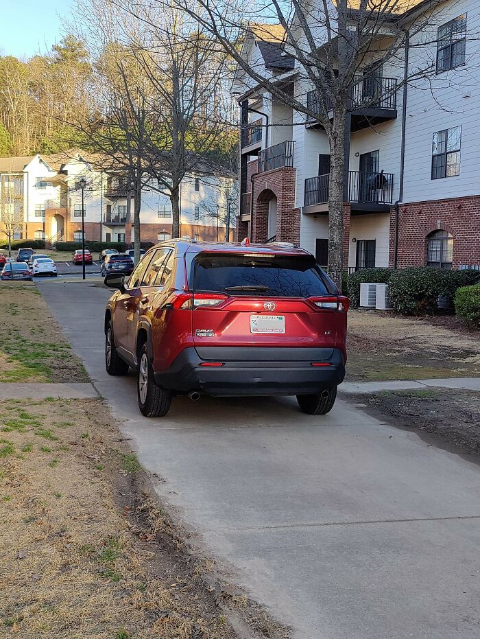 71 Times People Saw Such Outrageous Parking, They Had To Share The Pics Online 71 Times People Saw Such Outrageous Parking, They Had To Share The Pics Online