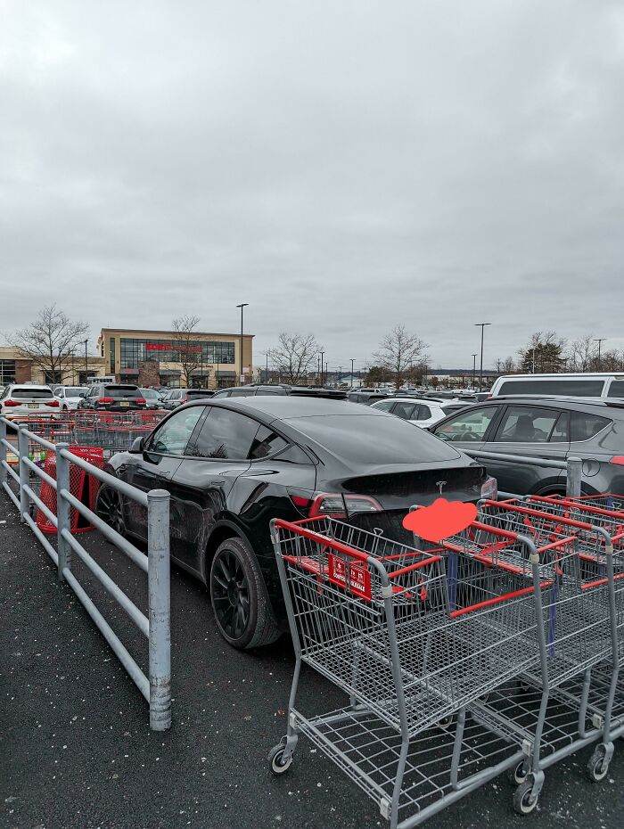 71 Times People Saw Such Outrageous Parking, They Had To Share The Pics Online 71 Times People Saw Such Outrageous Parking, They Had To Share The Pics Online