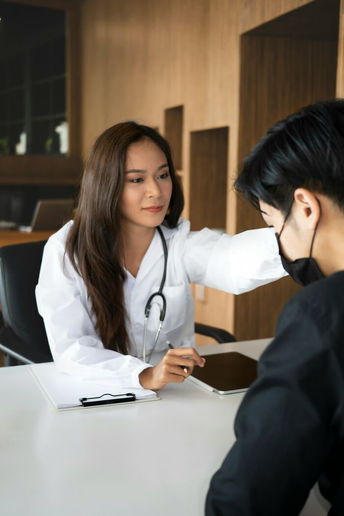 26 Stories About What Doctors Do When They Are Convinced A Patient Is Faking It 26 Stories About What Doctors Do When They Are Convinced A Patient Is Faking It