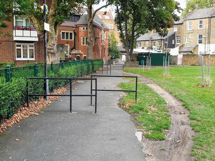 52 Times Urban Designers Forgot To Think About People’s Comfort And Happiness 52 Times Urban Designers Forgot To Think About People’s Comfort And Happiness