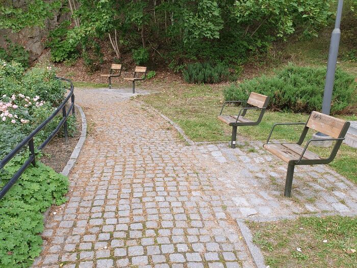 52 Times Urban Designers Forgot To Think About People’s Comfort And Happiness 52 Times Urban Designers Forgot To Think About People’s Comfort And Happiness