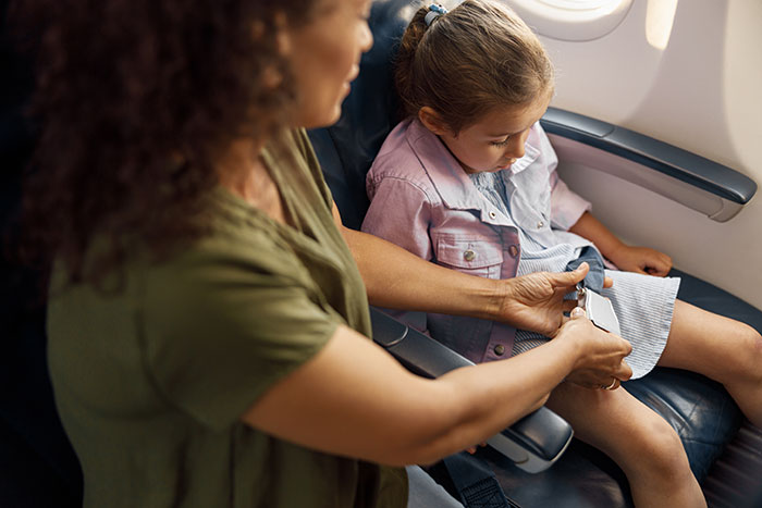 Dad Puts Entitled Karen In Her Place After She Tried To Steal His First-Class Seats Dad Puts Entitled Karen In Her Place After She Tried To Steal His First-Class Seats