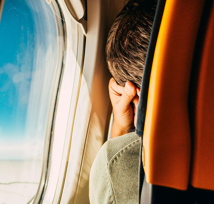 Dad Puts Entitled Karen In Her Place After She Tried To Steal His First-Class Seats Dad Puts Entitled Karen In Her Place After She Tried To Steal His First-Class Seats