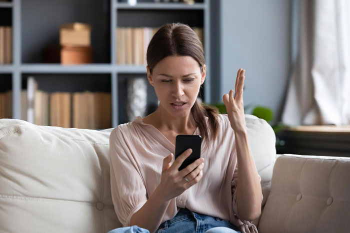 Woman Trusted Best Friend With Sentimental Designer Bag, Ends Up Getting A Fake One Back Woman Trusted Best Friend With Sentimental Designer Bag, Ends Up Getting A Fake One Back